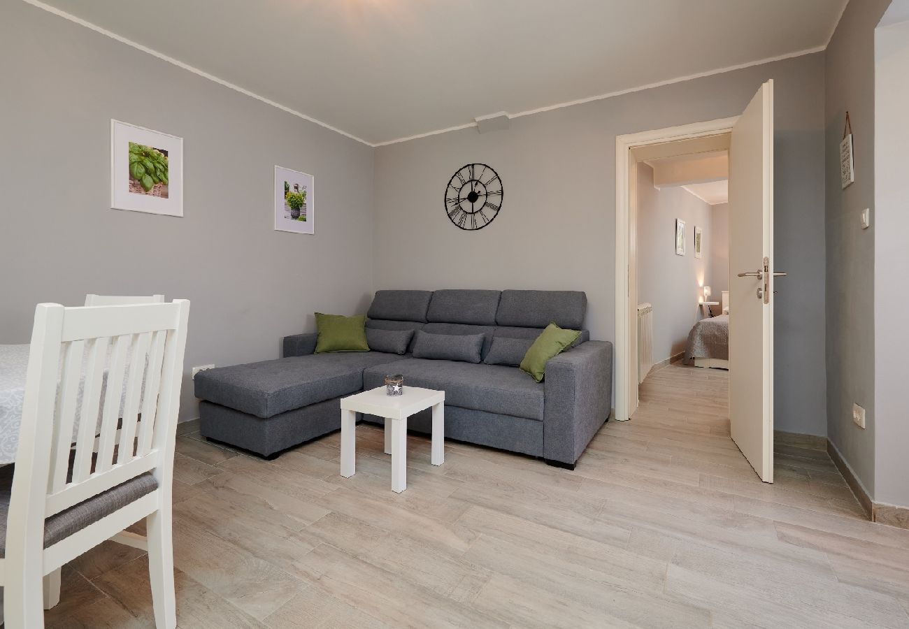 Apartamento en Trogir - Apartamento en Trogir con Balcón, Acondicionador, WIFI, Lavadora (5058-3)