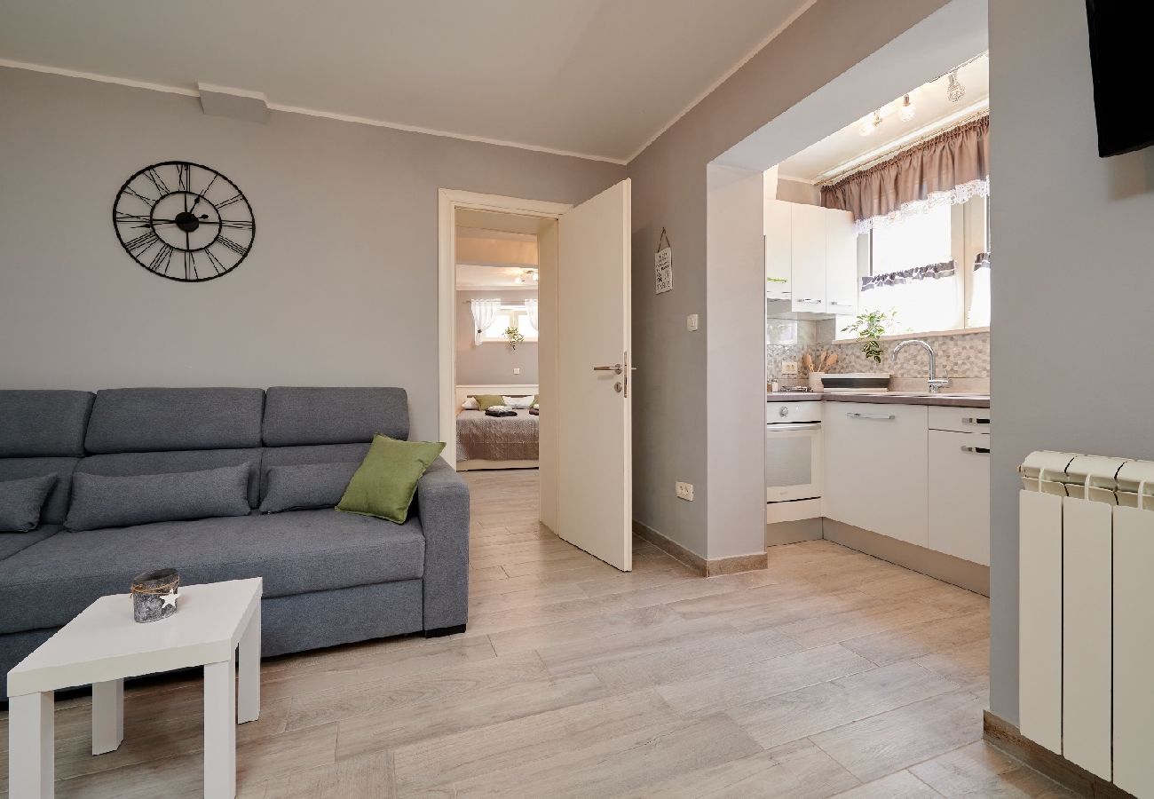 Apartamento en Trogir - Apartamento en Trogir con Balcón, Acondicionador, WIFI, Lavadora (5058-3)