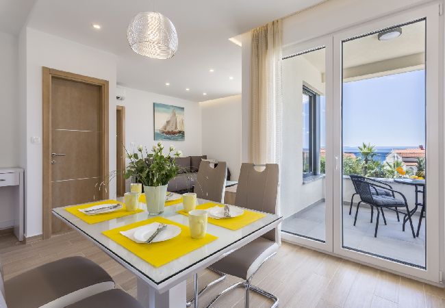 Apartamento en Podstrana - Apartamento en Podstrana-Sv.Martin con Seaview, Balcón, Acondicionador, WIFI (4777-3) Apartamento en Podstrana - Apartamento en Podstrana-Sv.Martin con Seaview, Balcón, Acondicionador, WIFI (4777-3)