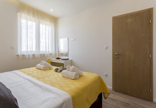 Apartamento en Podstrana - Apartamento en Podstrana-Sv.Martin con Seaview, Balcón, Acondicionador, WIFI (4777-3) Apartamento en Podstrana - Apartamento en Podstrana-Sv.Martin con Seaview, Balcón, Acondicionador, WIFI (4777-3)