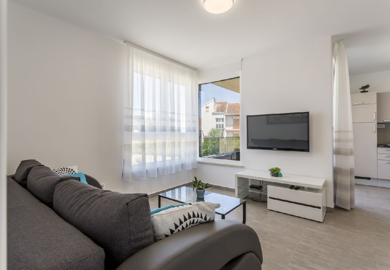 Apartamento en Podstrana - Apartamento en Podstrana-Sv.Martin con Balcón, Acondicionador, WIFI, Lavadora (4777-2)