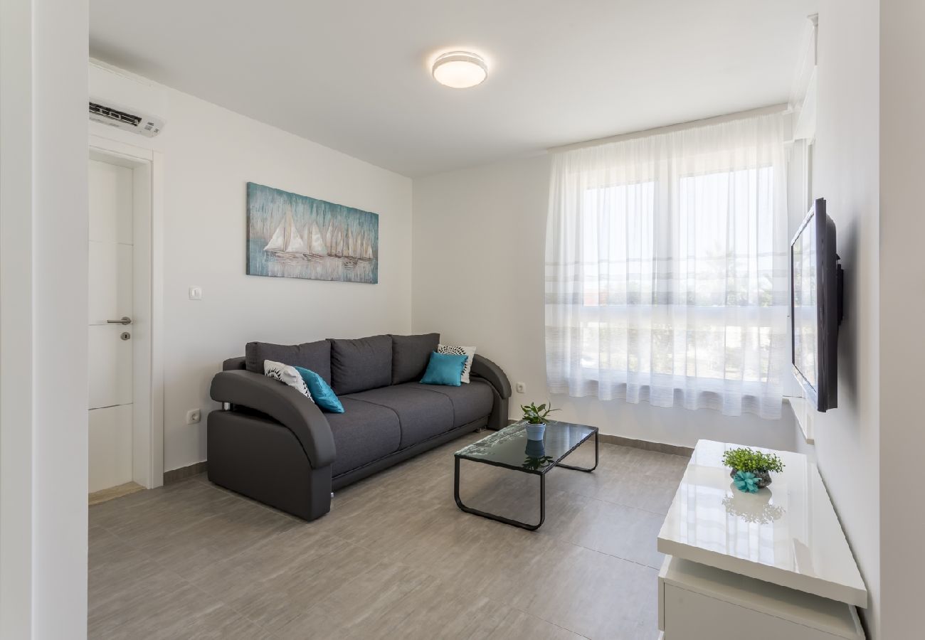 Apartamento en Podstrana - Apartamento en Podstrana-Sv.Martin con Balcón, Acondicionador, WIFI, Lavadora (4777-2)