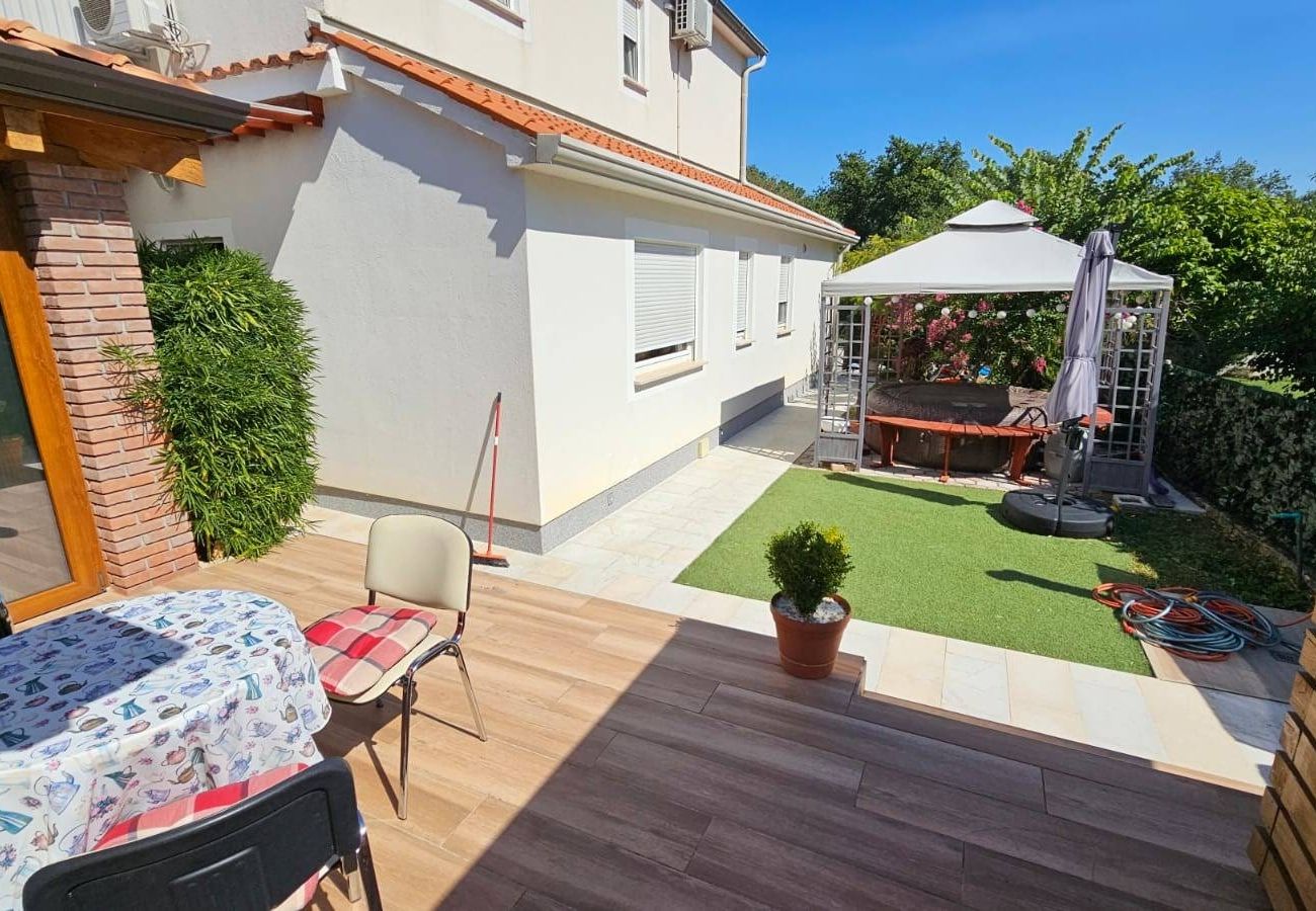 Casa en Vrvari - Casa de vacaciones en Vrvari con Terraza, Acondicionador, WIFI, Lavavajillas (5195-2)