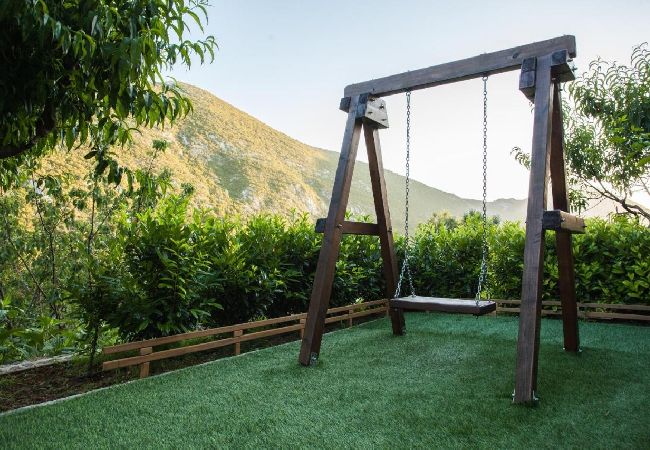 Casa en Omiš - Casa de vacaciones en Omiš con Terraza, Acondicionador, WIFI, Lavadora (5202-1) Casa en Omiš - Casa de vacaciones en Omiš con Terraza, Acondicionador, WIFI, Lavadora (5202-1)
