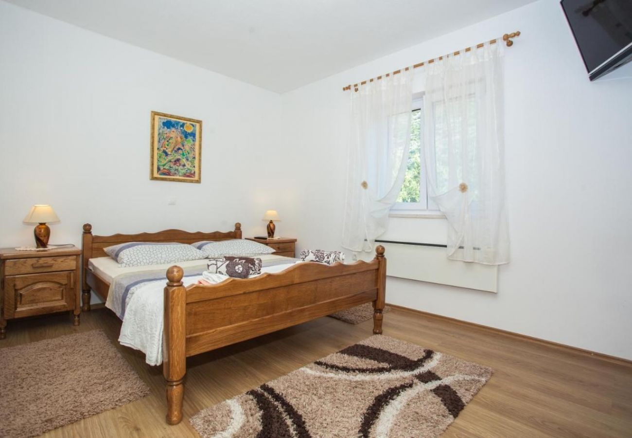 Casa en Omiš - Casa de vacaciones en Omiš con Terraza, Acondicionador, WIFI, Lavadora (5202-1)