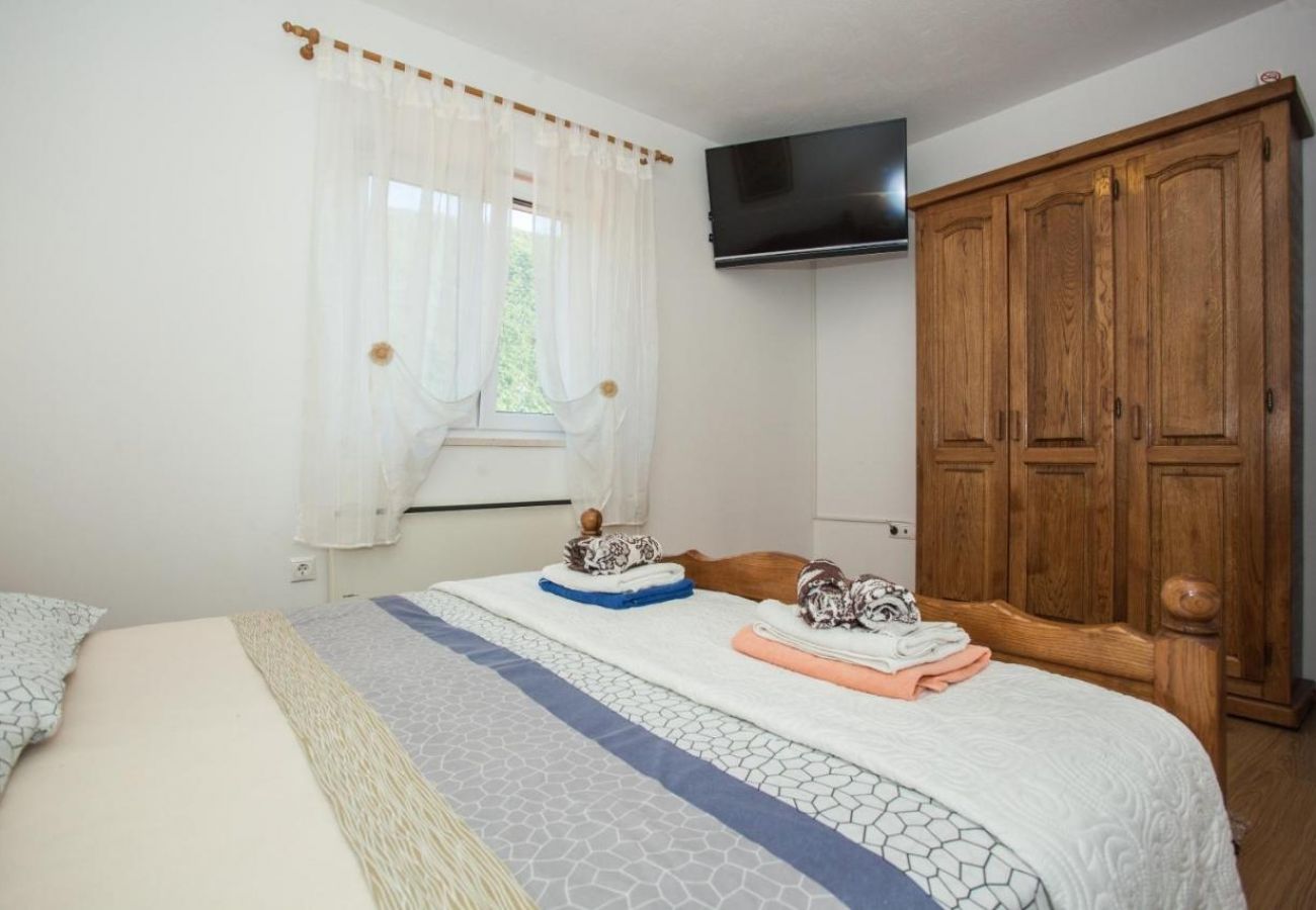 Casa en Omiš - Casa de vacaciones en Omiš con Terraza, Acondicionador, WIFI, Lavadora (5202-1)