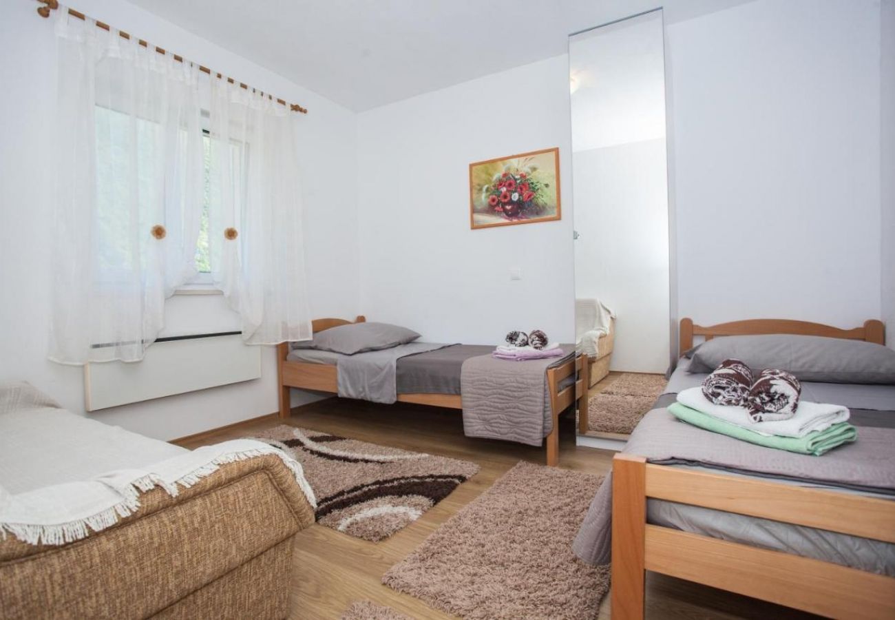 Casa en Omiš - Casa de vacaciones en Omiš con Terraza, Acondicionador, WIFI, Lavadora (5202-1)