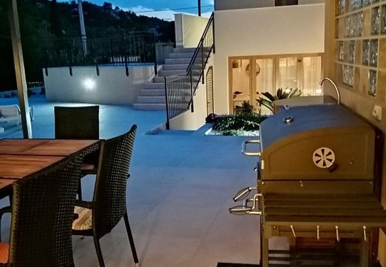 Casa en Vrgorac - Casa de vacaciones en Vrgorac con Terraza, Acondicionador, WIFI, Lavadora (5226-1)