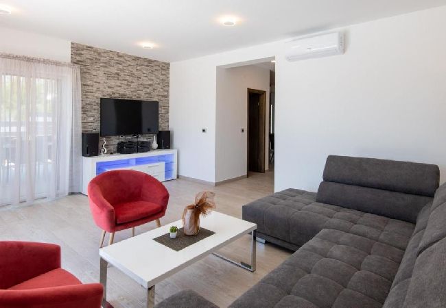 Casa en Orebic - Casa de vacaciones en Orebić con Seaview, Terraza, Acondicionador, WIFI (5227-1) Casa en Orebic - Casa de vacaciones en Orebić con Seaview, Terraza, Acondicionador, WIFI (5227-1)