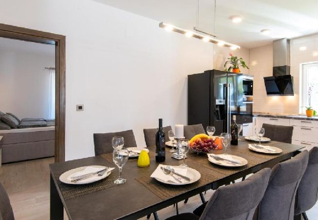 Casa en Orebic - Casa de vacaciones en Orebić con Seaview, Terraza, Acondicionador, WIFI (5227-1) Casa en Orebic - Casa de vacaciones en Orebić con Seaview, Terraza, Acondicionador, WIFI (5227-1)