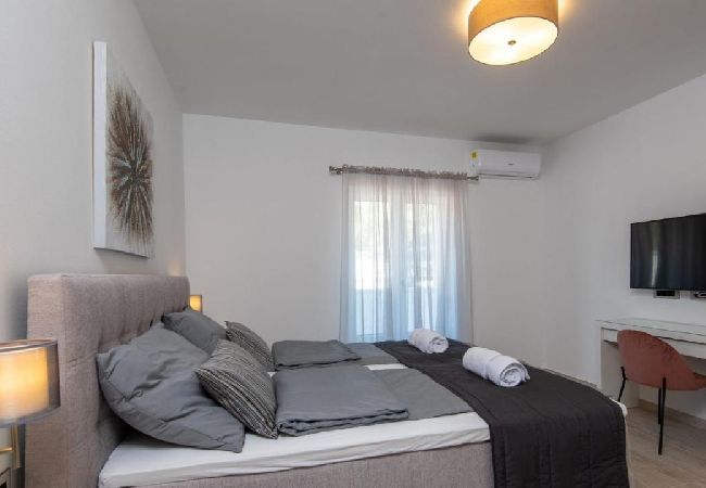 Casa en Orebic - Casa de vacaciones en Orebić con Seaview, Terraza, Acondicionador, WIFI (5227-1) Casa en Orebic - Casa de vacaciones en Orebić con Seaview, Terraza, Acondicionador, WIFI (5227-1)