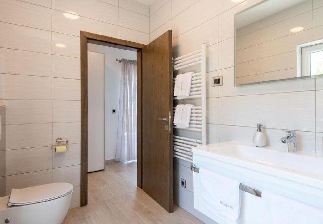 Casa en Orebic - Casa de vacaciones en Orebić con Seaview, Terraza, Acondicionador, WIFI (5227-1) Casa en Orebic - Casa de vacaciones en Orebić con Seaview, Terraza, Acondicionador, WIFI (5227-1)