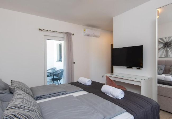 Casa en Orebic - Casa de vacaciones en Orebić con Seaview, Terraza, Acondicionador, WIFI (5227-1) Casa en Orebic - Casa de vacaciones en Orebić con Seaview, Terraza, Acondicionador, WIFI (5227-1)