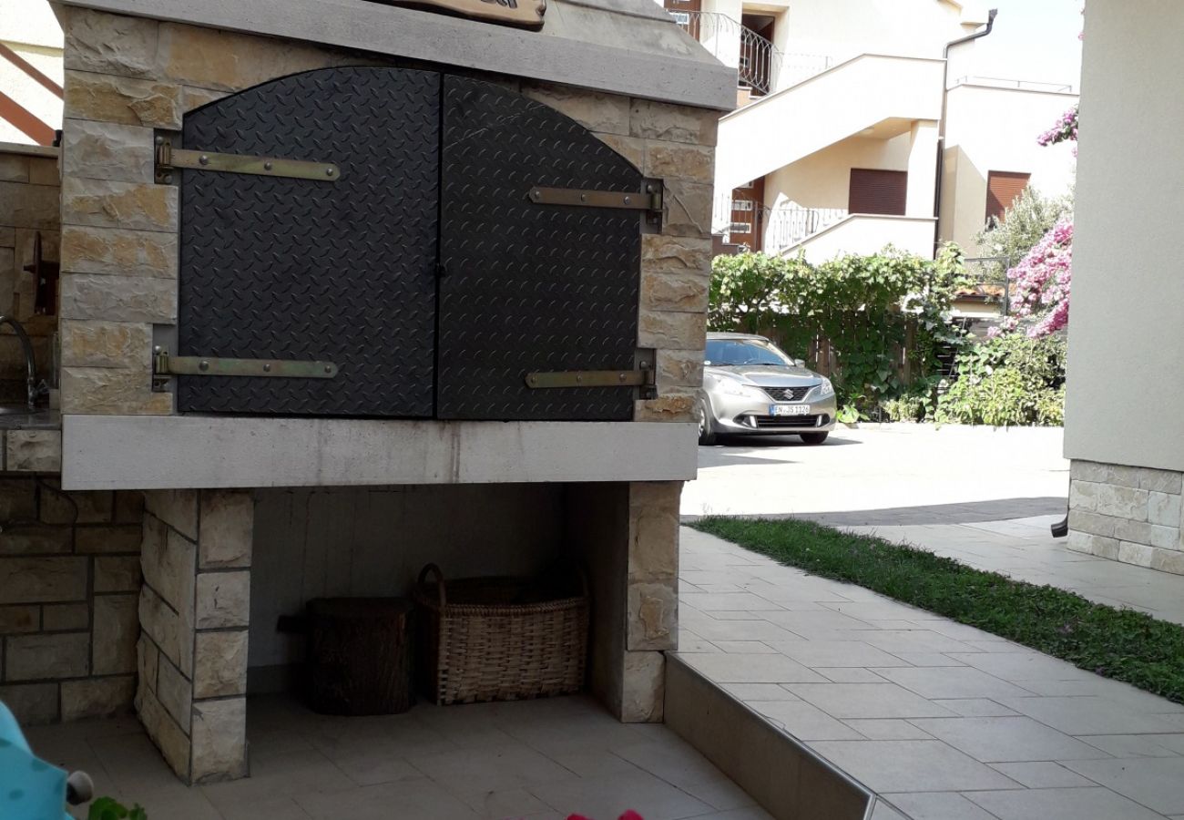 Apartamento en Vodice - Apartamento en Vodice con Terraza, Acondicionador, WIFI, Lavavajillas (83-2)