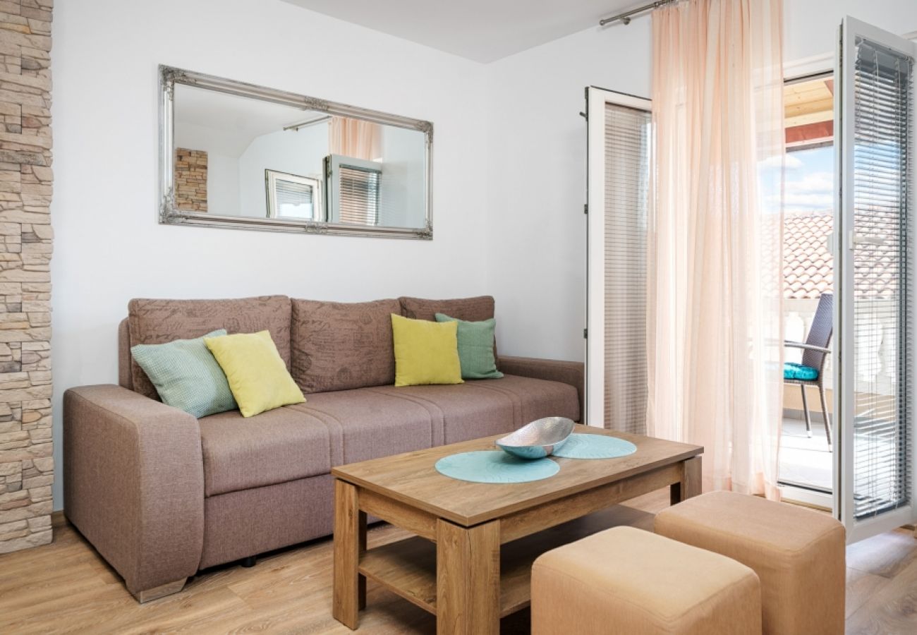 Apartamento en Vodice - Apartamento en Vodice con Seaview, Balcón, Acondicionador, WIFI (82-2)