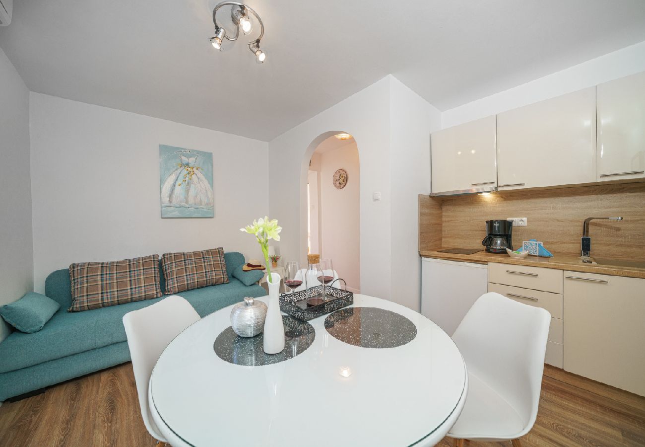 Apartamento en Vodice - Apartamento en Vodice con Balcón, Acondicionador, WIFI (82-3)