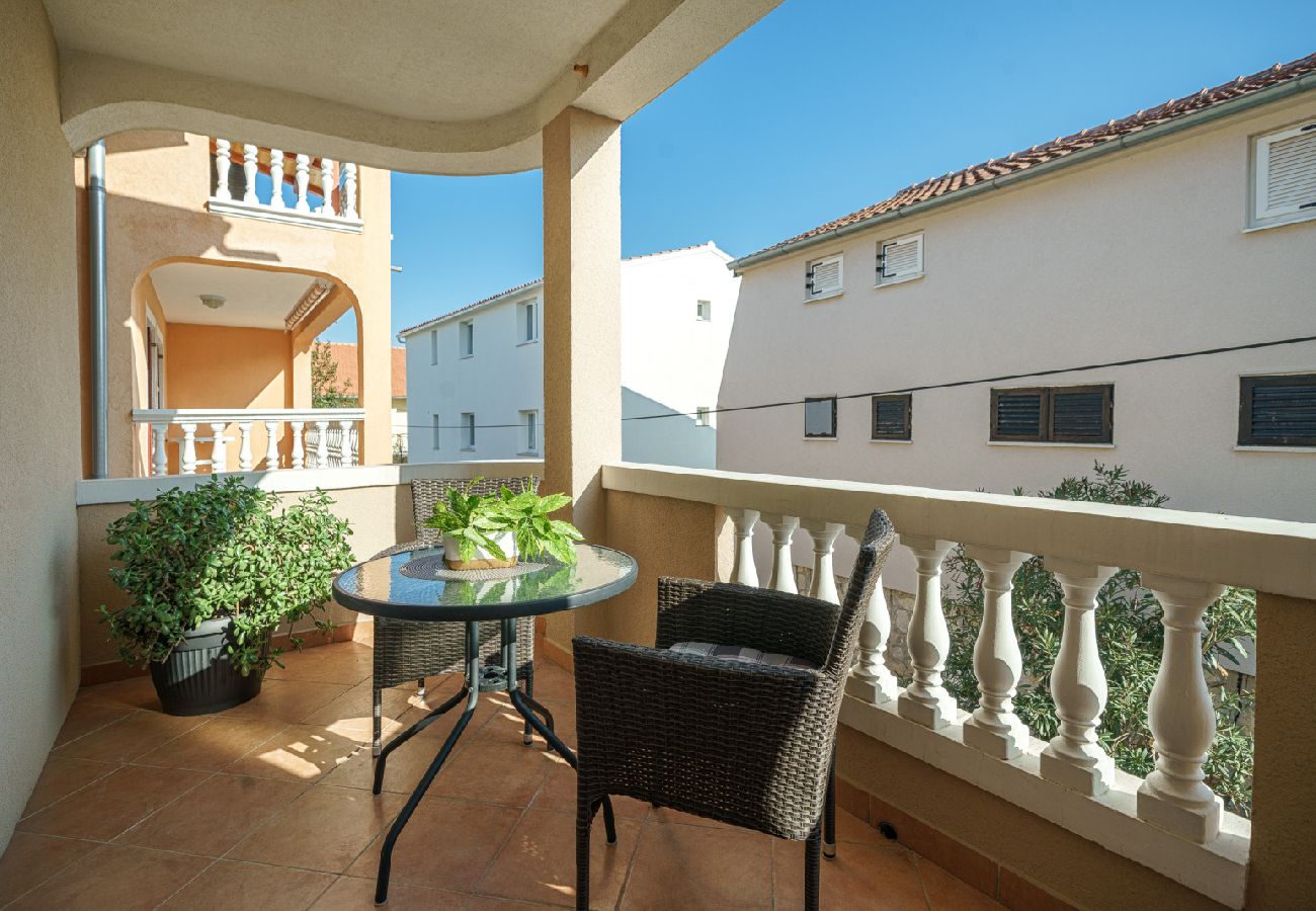 Apartamento en Vodice - Apartamento en Vodice con Balcón, Acondicionador, WIFI (82-3)