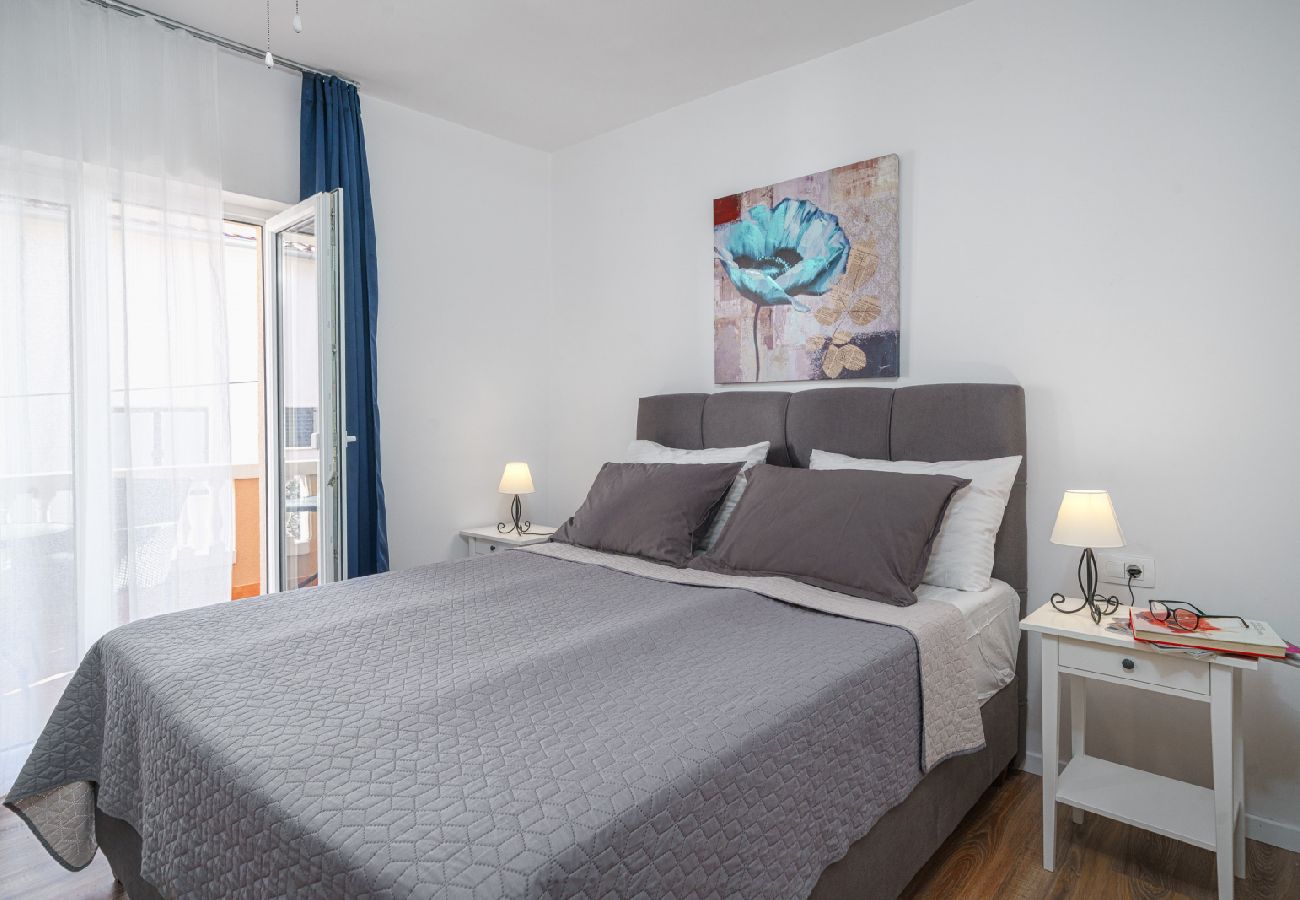 Apartamento en Vodice - Apartamento en Vodice con Balcón, Acondicionador, WIFI (82-3)