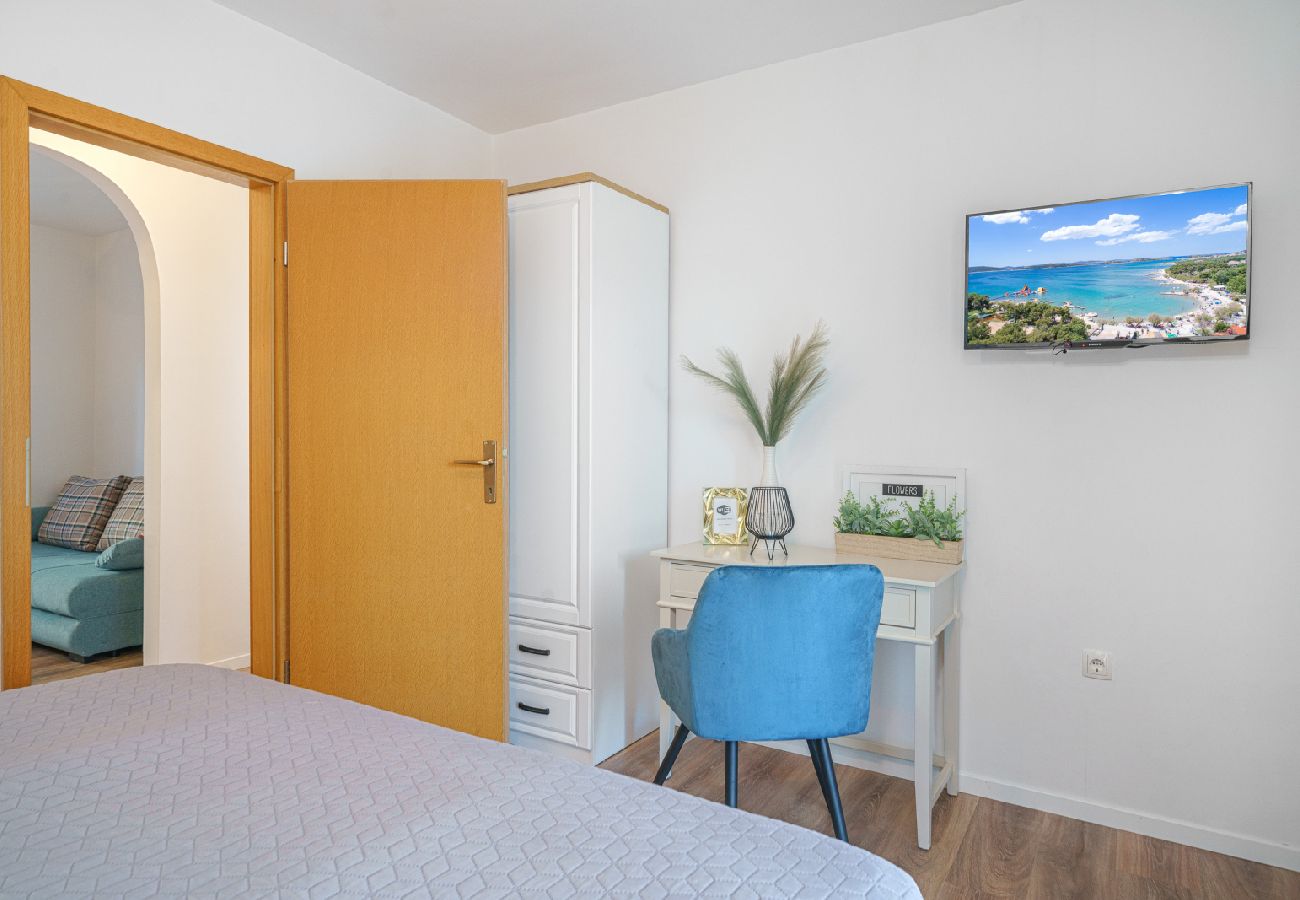 Apartamento en Vodice - Apartamento en Vodice con Balcón, Acondicionador, WIFI (82-3)