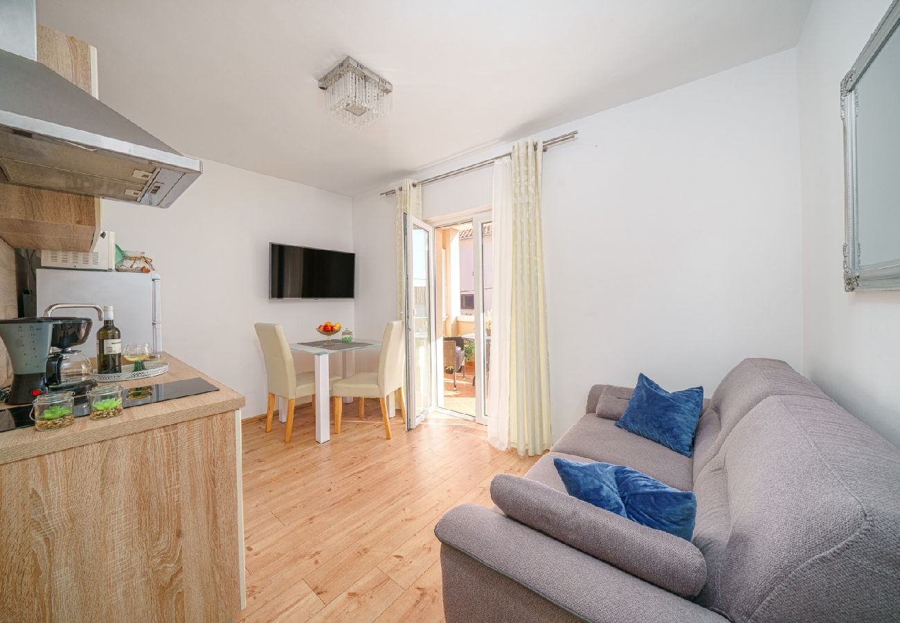 Apartamento en Vodice - Apartamento en Vodice con Balcón, Acondicionador, WIFI (82-1)