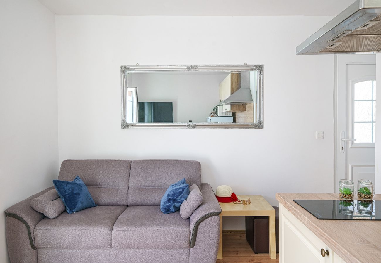 Apartamento en Vodice - Apartamento en Vodice con Balcón, Acondicionador, WIFI (82-1)