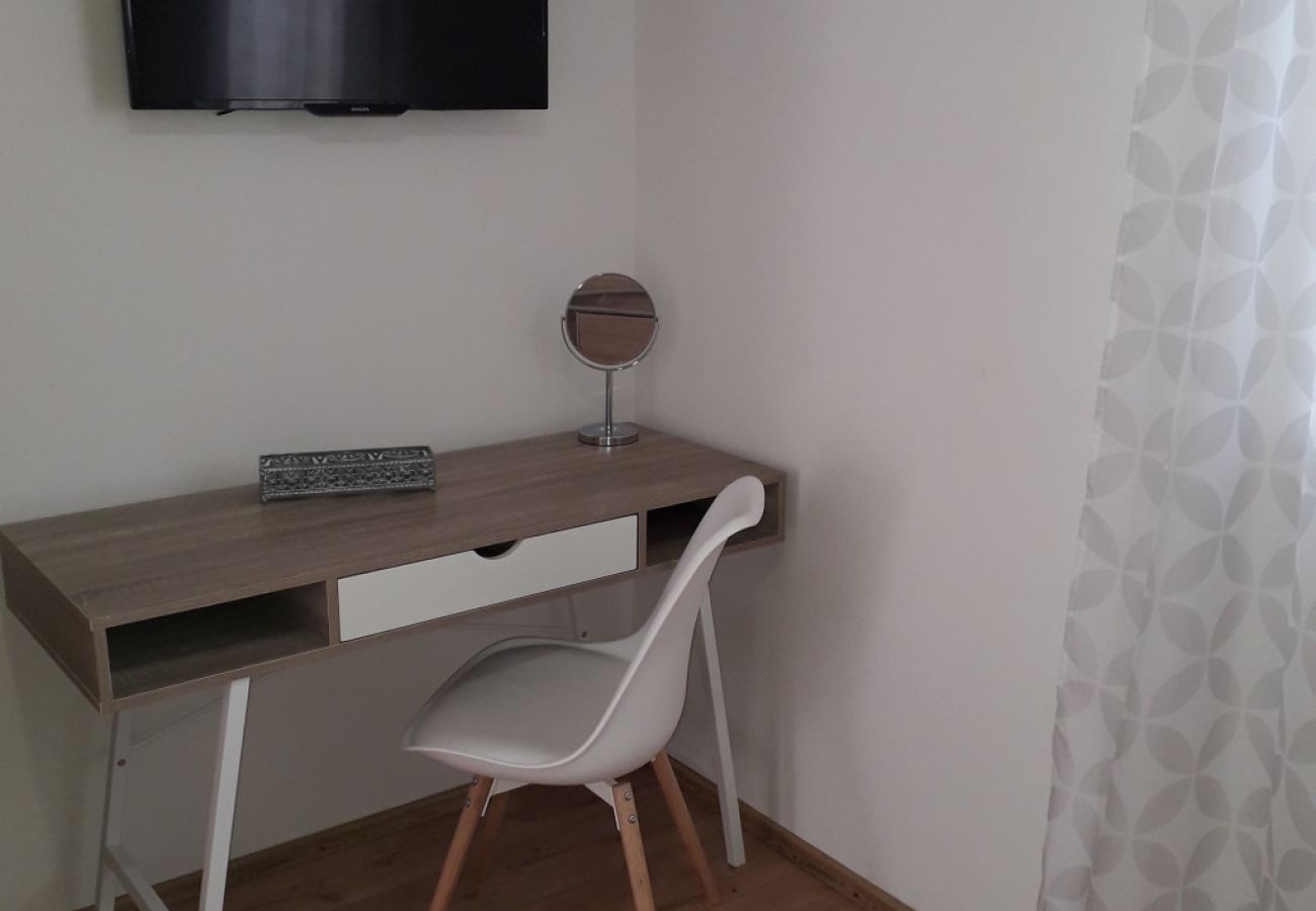 Apartamento en Vodice - Apartamento en Vodice con Balcón, Acondicionador, WIFI (82-1)