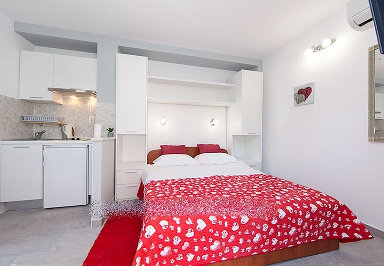 Estudio en Tucepi - Apartamento Estudio en Tučepi con Balcón, Acondicionador, WIFI (3674-6)