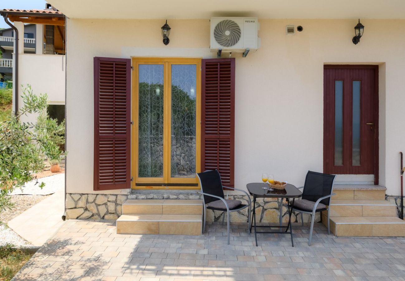 Estudio en Drenje - Estudio en Drenje con vista al mar, terraza, aire acondicionado, Wi-Fi (5235-9)