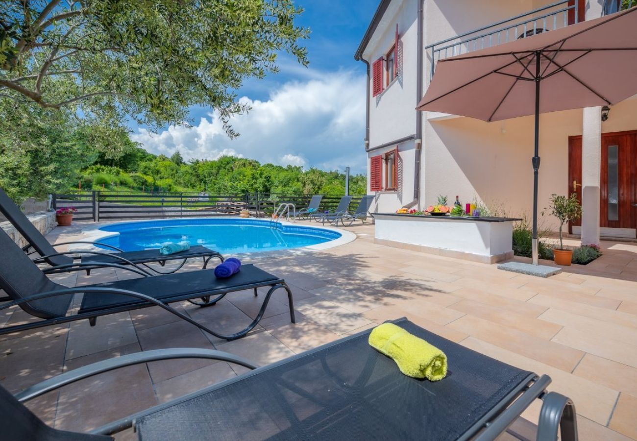 Estudio en Drenje - Estudio en Drenje con vista al mar, terraza, aire acondicionado, Wi-Fi (5235-9)