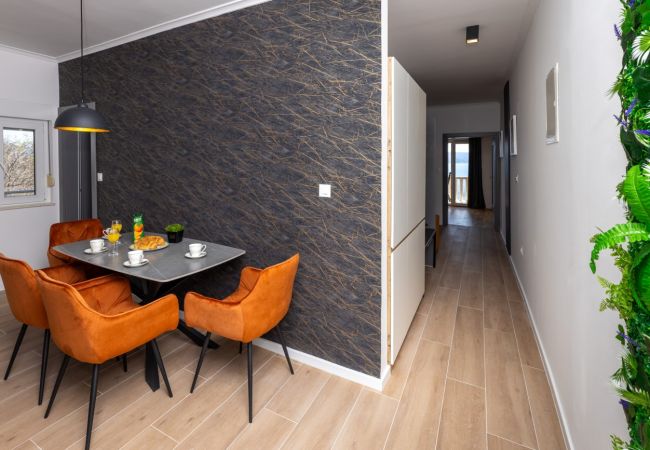 Apartamento en Pisak - Apartamento en Pisak con vistas al mar, terraza, aire acondicionado y Wi-Fi (4871-5) Apartamento en Pisak - Apartamento en Pisak con vistas al mar, terraza, aire acondicionado y Wi-Fi (4871-5)