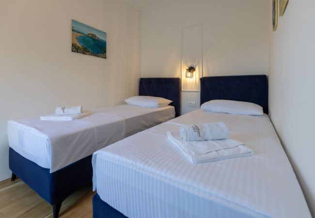 Apartamento en Pisak - Apartamento en Pisak con vistas al mar, terraza, aire acondicionado y Wi-Fi (4871-5) Apartamento en Pisak - Apartamento en Pisak con vistas al mar, terraza, aire acondicionado y Wi-Fi (4871-5)
