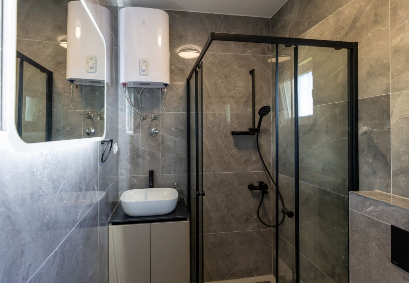 Apartamento en Pisak - Apartamento en Pisak con vistas al mar, terraza, aire acondicionado y Wi-Fi (4871-5)