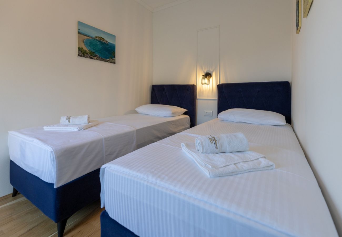 Apartamento en Pisak - Apartamento en Pisak con vistas al mar, terraza, aire acondicionado y Wi-Fi (4871-5)