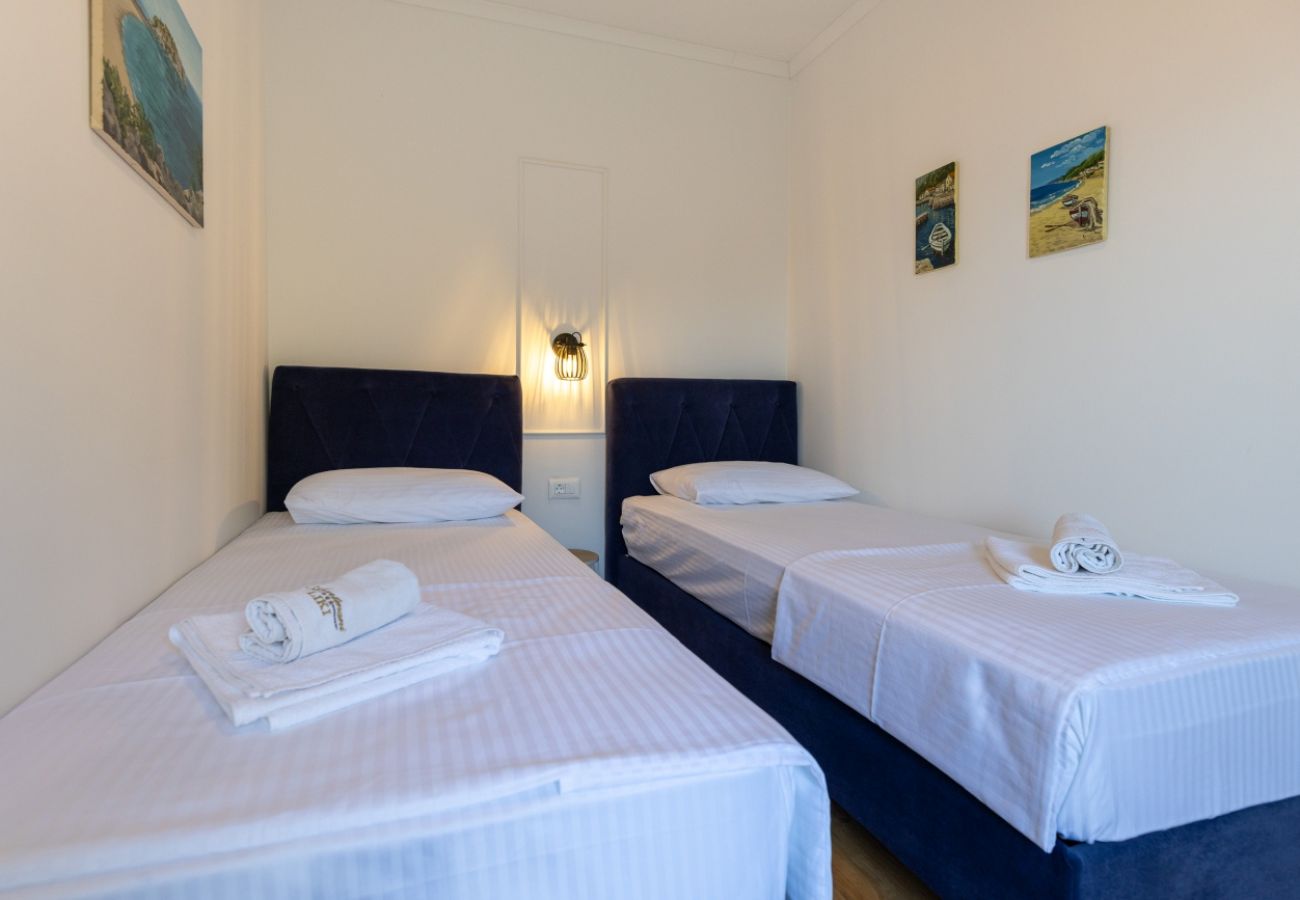 Apartamento en Pisak - Apartamento en Pisak con vistas al mar, terraza, aire acondicionado y Wi-Fi (4871-5)