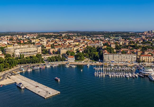 Estudio en Štinjan - Studio en Štinjan con Balcón, TV Satélite, Aire Acondicionado, Wi-Fi (5018-3) Estudio en Štinjan - Studio en Štinjan con Balcón, TV Satélite, Aire Acondicionado, Wi-Fi (5018-3)