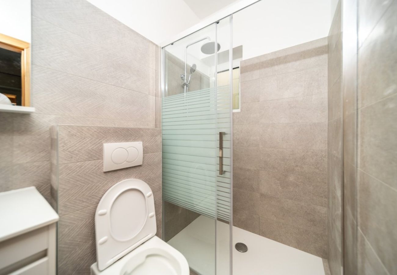 Apartamento en Rab - Apartamento en Barbat con vistas al mar, lavavajillas, aire acondicionado (660-6) Apartamento en Rab - Apartamento en Barbat con vistas al mar, lavavajillas, aire acondicionado (660-6)