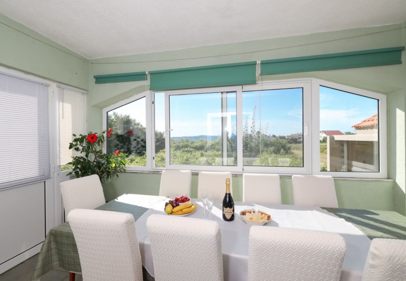 Casa en Privlaka - Casa de vacaciones 5239 para 8+3 personas en Privlaka – a 100 m de la playa de arena