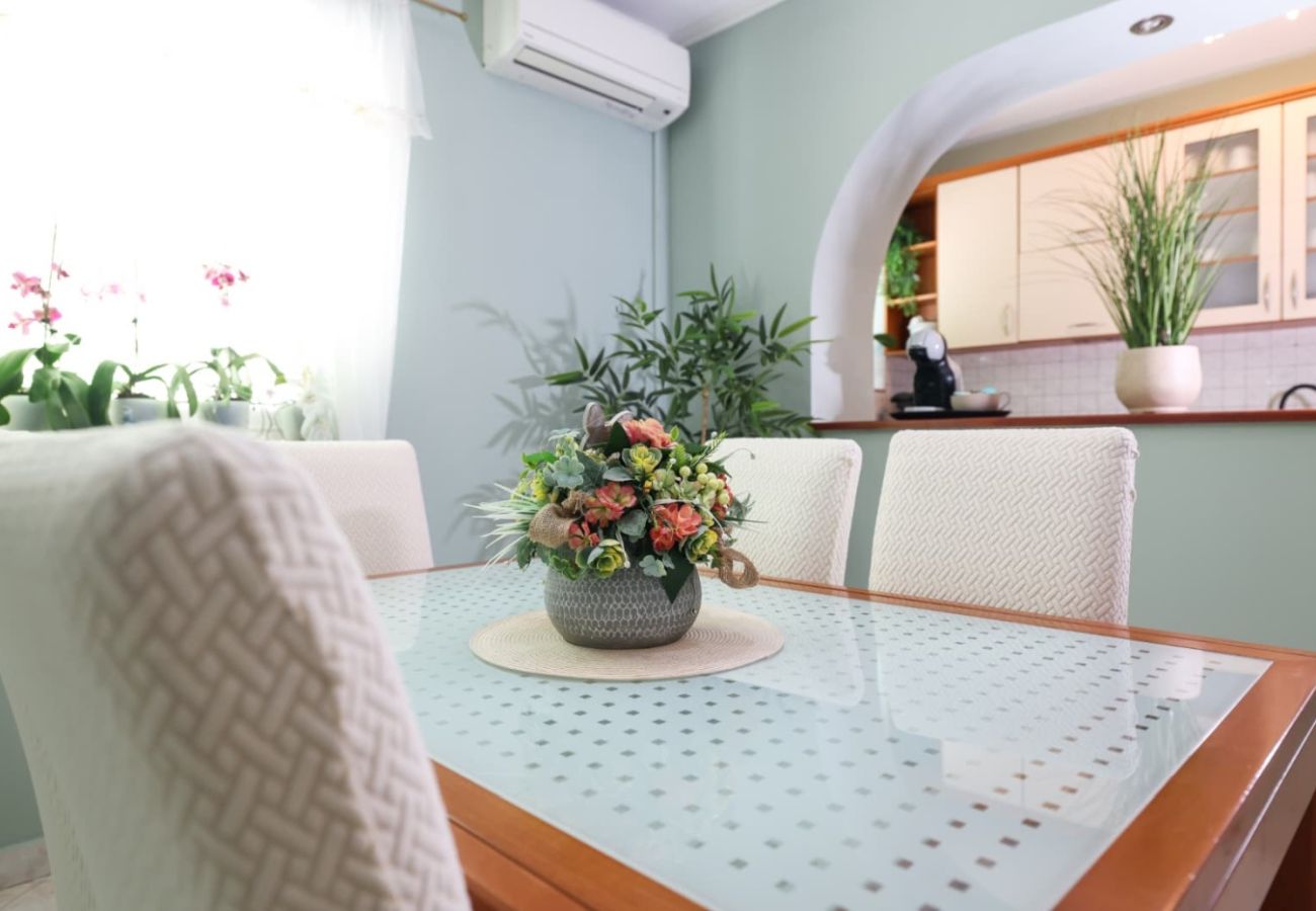 Casa en Privlaka - Casa de vacaciones 5239 para 8+3 personas en Privlaka – a 100 m de la playa de arena