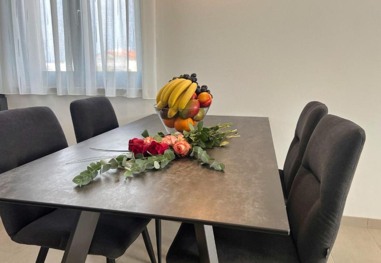 Apartamento en Nin - Apartamento en Zaton (Zadar) con Terraza, Acondicionador, WIFI (4141-10)