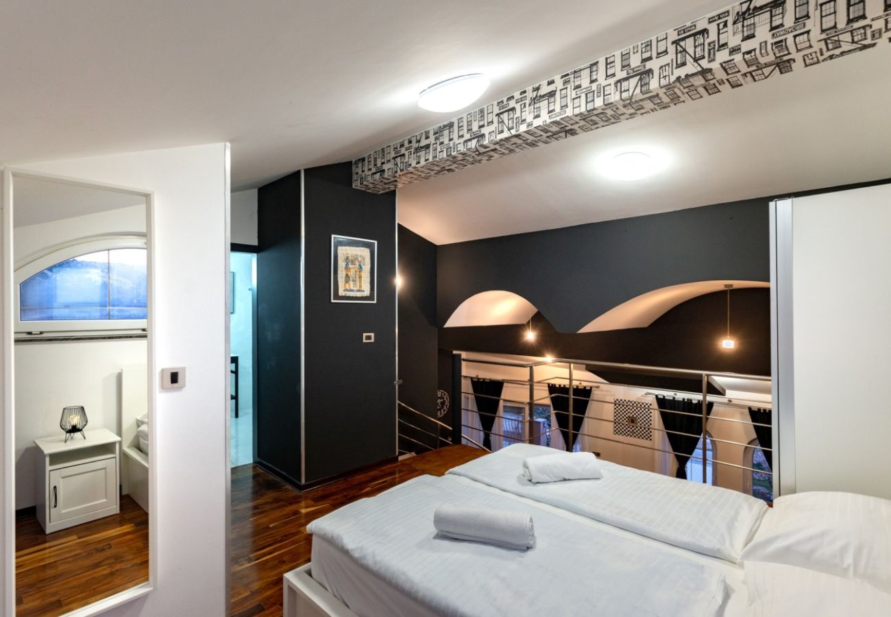 Apartamento en Lopar - Apartamento vacacional en Lopar con terraza, aire acondicionado, Wi-Fi y vista al mar (4738-7)