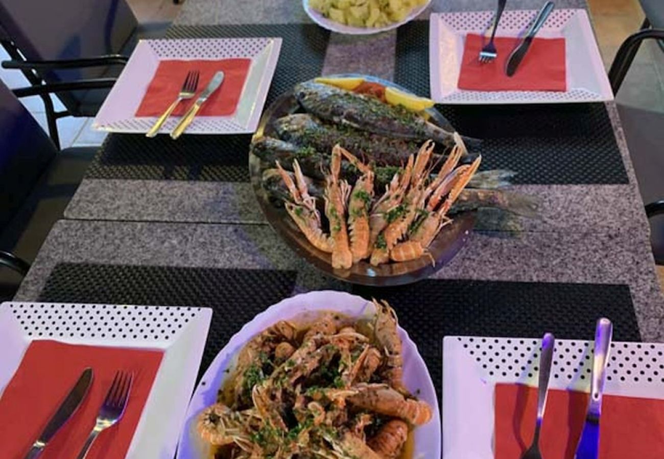 Apartamento en Lopar - Apartamento vacacional en Lopar con terraza, aire acondicionado, Wi-Fi y vista al mar (4738-7)