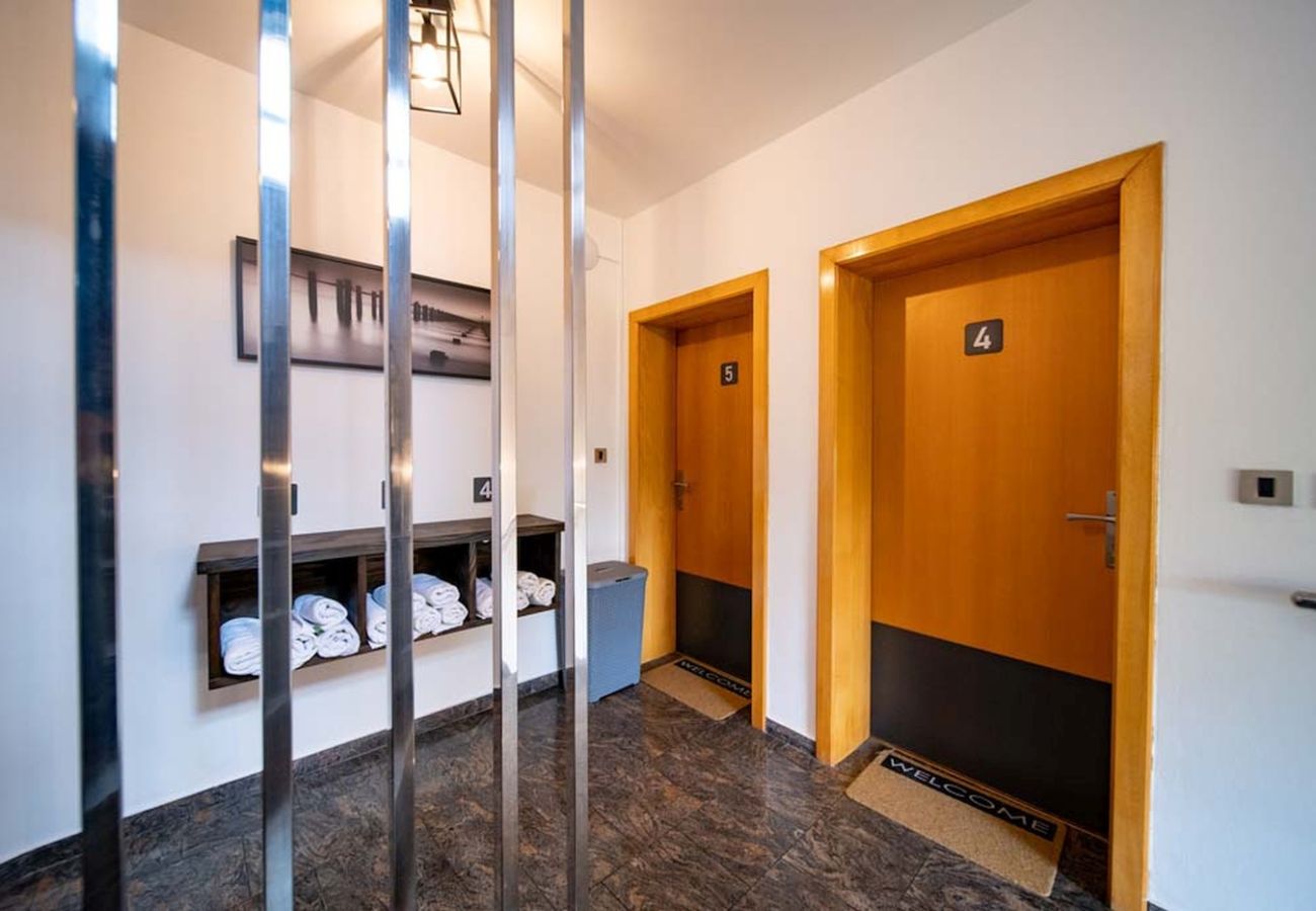 Apartamento en Lopar - Apartamento vacacional en Lopar con terraza, aire acondicionado, Wi-Fi y vista al mar (4738-7)