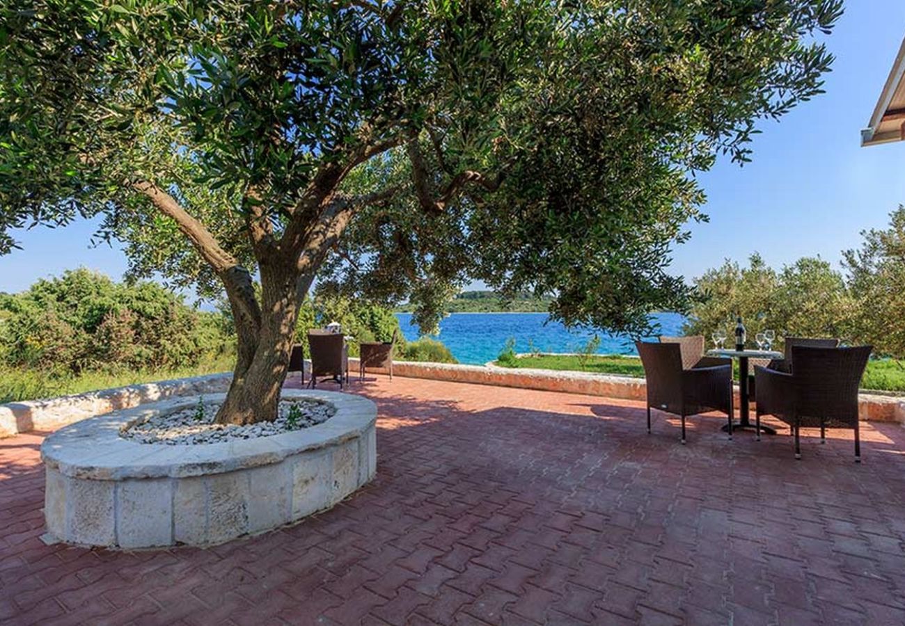 Villa en Okrug Gornji - Ferienhaus 5243 für 8 Pers