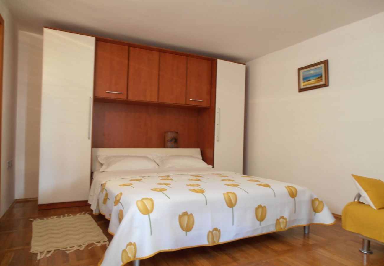 Appartement à Veli Lošinj - Appartement dans Veli Lošinj avec terrasse, Climatisation, WIFI, Machine à laver (63-2)