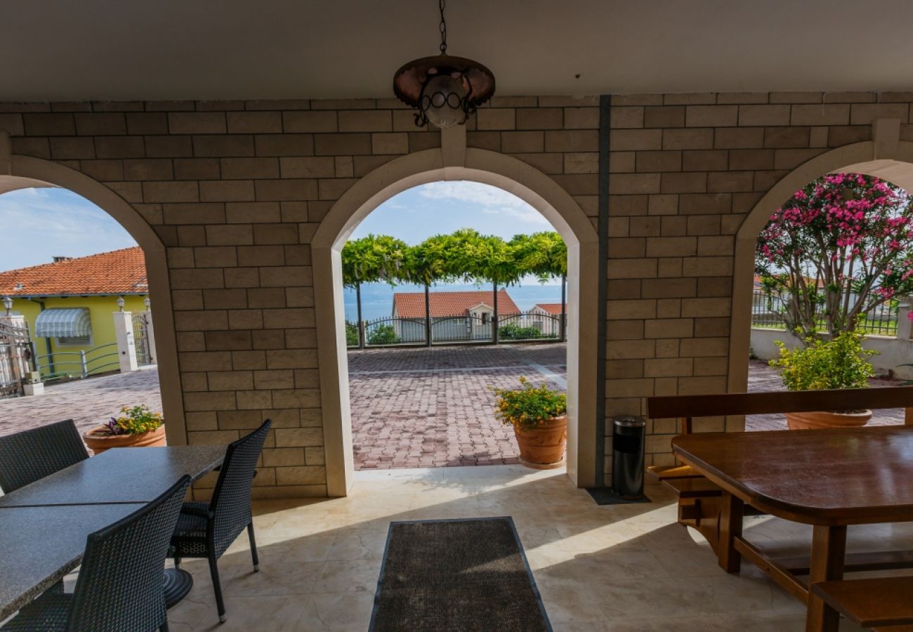 Chambres d'hôtes à Duce - Chambre dans Duće avec vue mer, Balcon, Climatisation, WIFI (79-1)