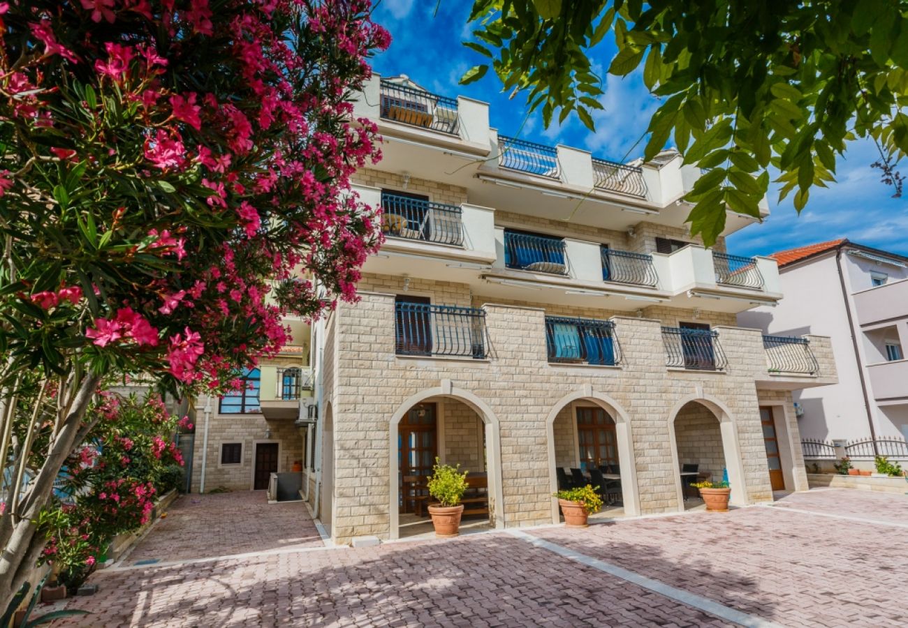 Chambres d'hôtes à Duce - Chambre dans Duće avec vue mer, Balcon, Climatisation, WIFI (79-1)