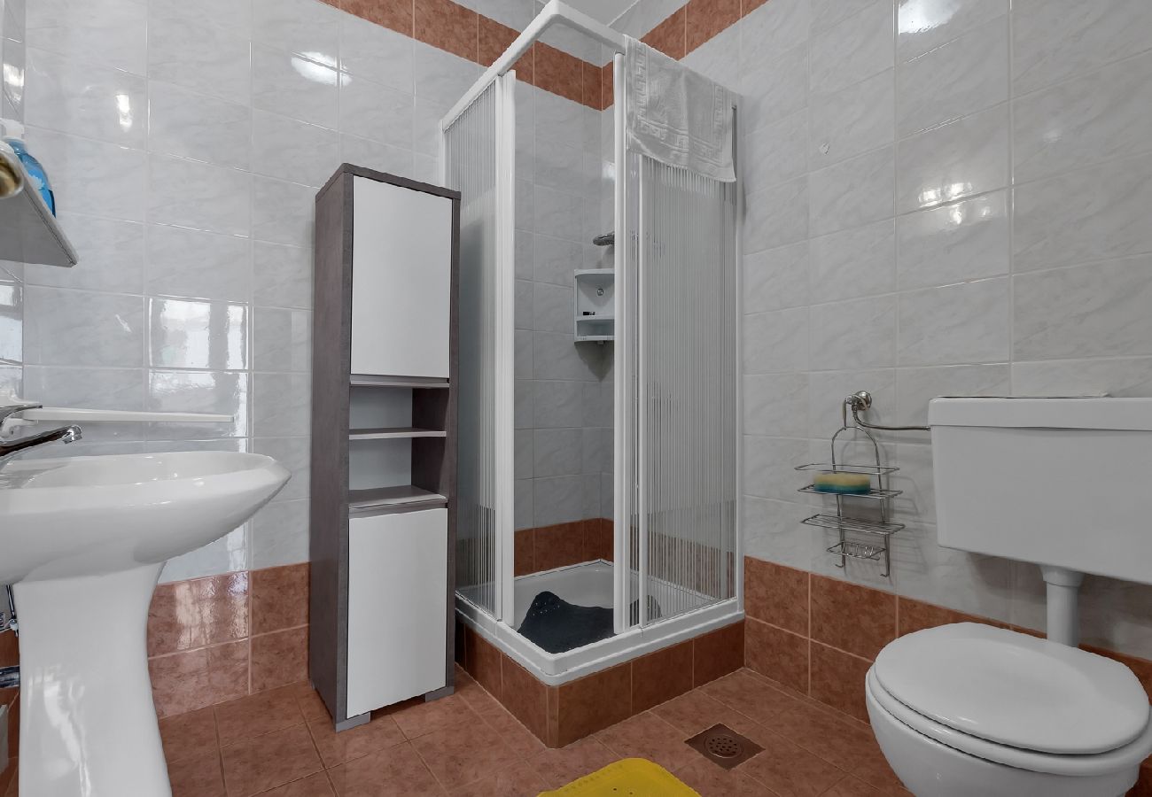 Chambres d'hôtes à Duce - Chambre dans Duće avec vue mer, Balcon, Climatisation, WIFI (79-4)