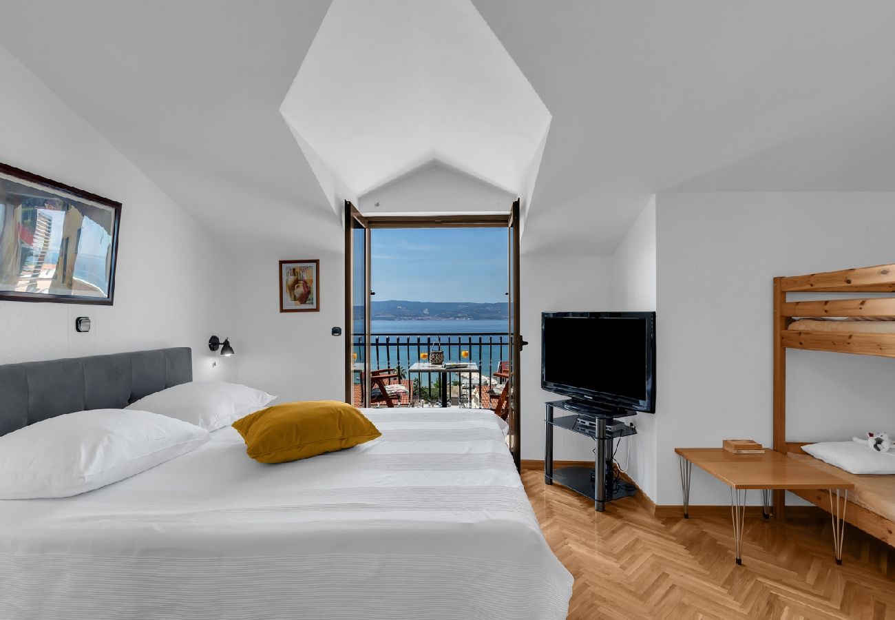 Chambres d'hôtes à Duce - Chambre dans Duće avec vue mer, Balcon, Climatisation, WIFI (79-7)