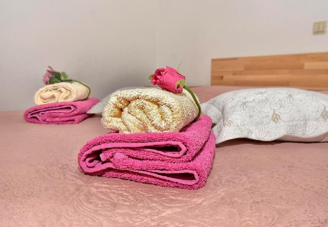 Appartement à Pisak - Appartement dans Pisak avec vue mer, terrasse, Climatisation, WIFI (77-3) Appartement à Pisak - Appartement dans Pisak avec vue mer, terrasse, Climatisation, WIFI (77-3)