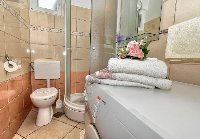 Appartement à Pisak - Appartement dans Pisak avec vue mer, terrasse, Climatisation, WIFI (77-3) Appartement à Pisak - Appartement dans Pisak avec vue mer, terrasse, Climatisation, WIFI (77-3)